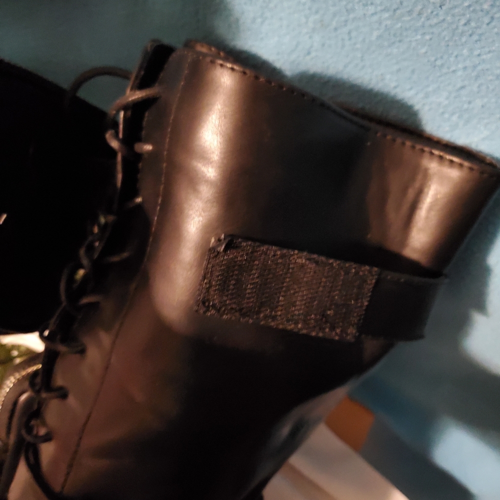 Liliana Chunky Heel Combat Boots w/Pouches - Picture 6 of 11